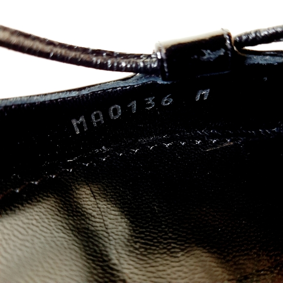Louis Vuitton authentic NWOT black lace up flats - Picture 9 of 11